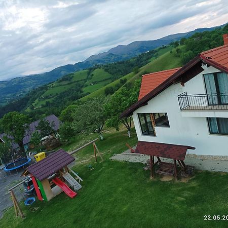 Casa Din Livada, Poiana Marului, Brasov Villa Luaran gambar
