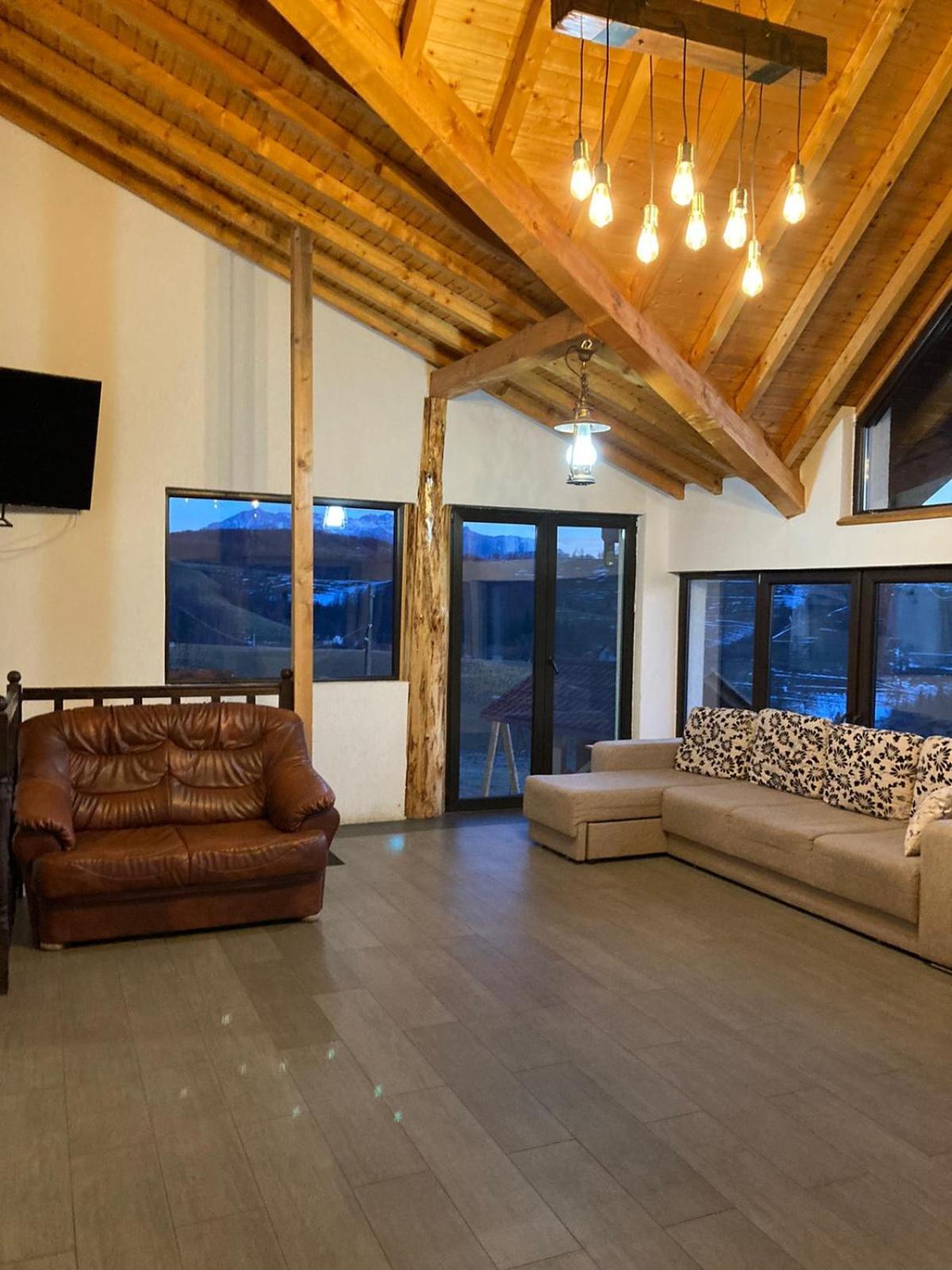 Casa Din Livada, Poiana Marului, Brasov Villa Luaran gambar
