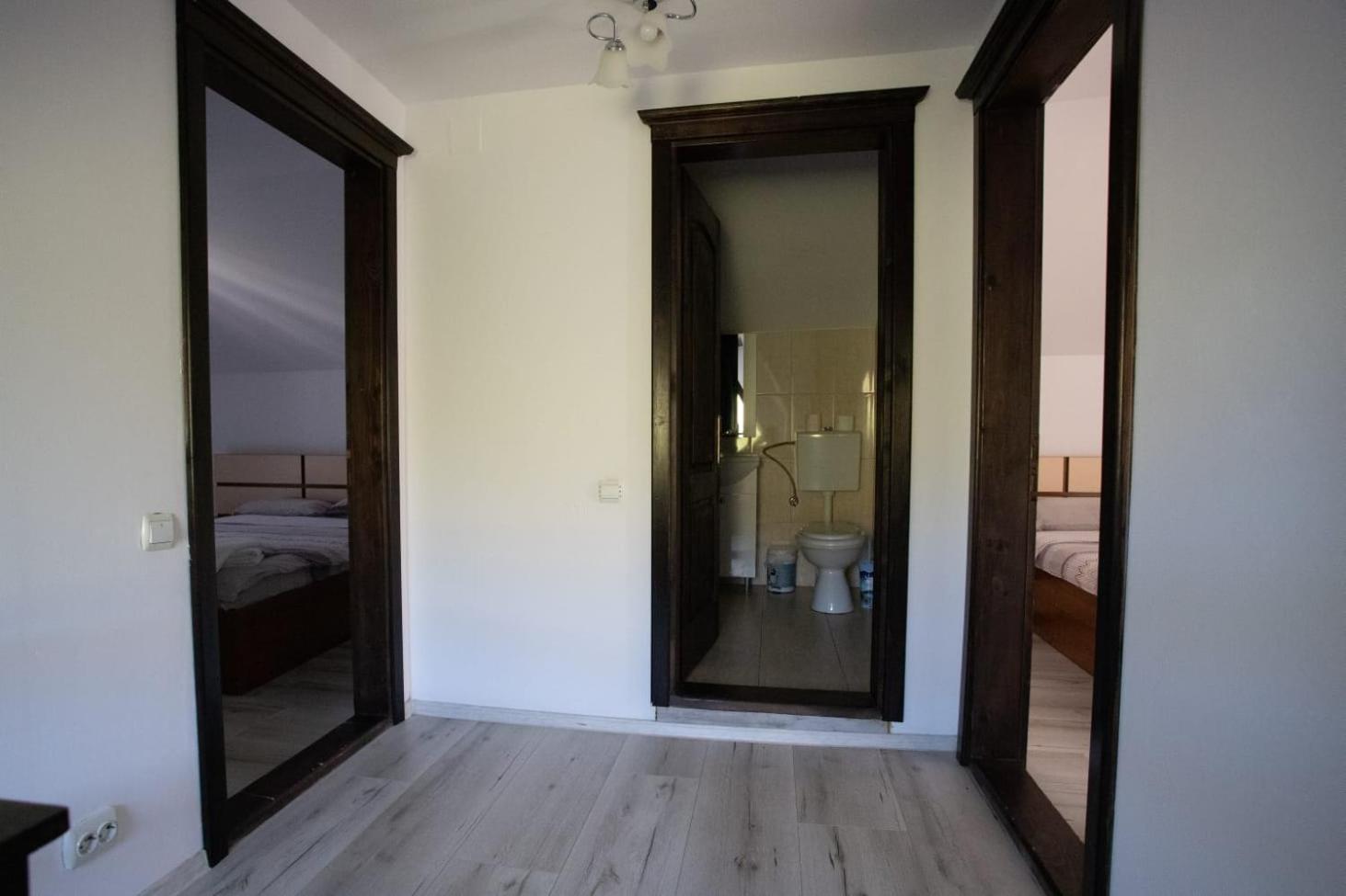 Casa Din Livada, Poiana Marului, Brasov Villa Luaran gambar