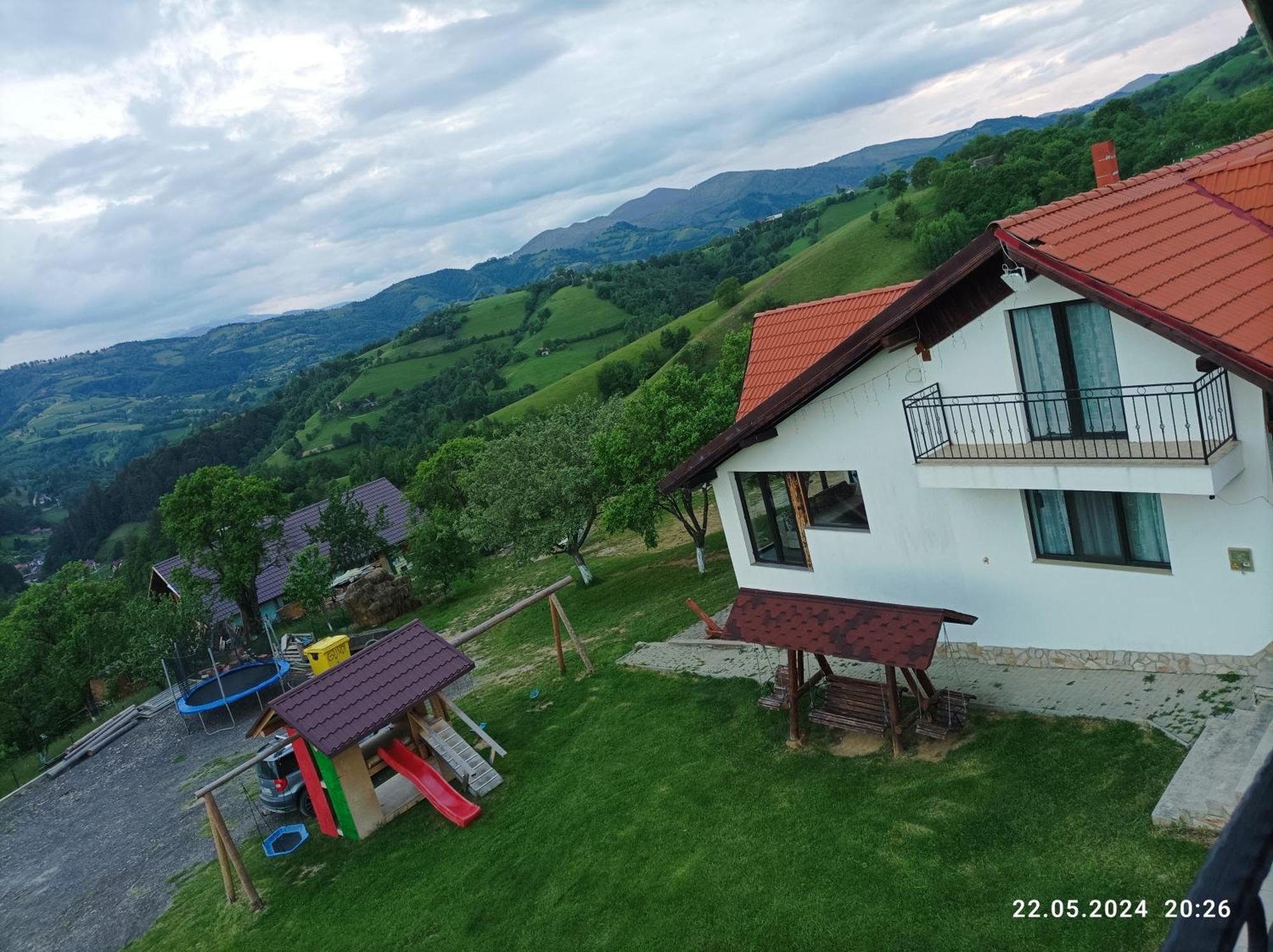 Casa Din Livada, Poiana Marului, Brasov Villa Luaran gambar